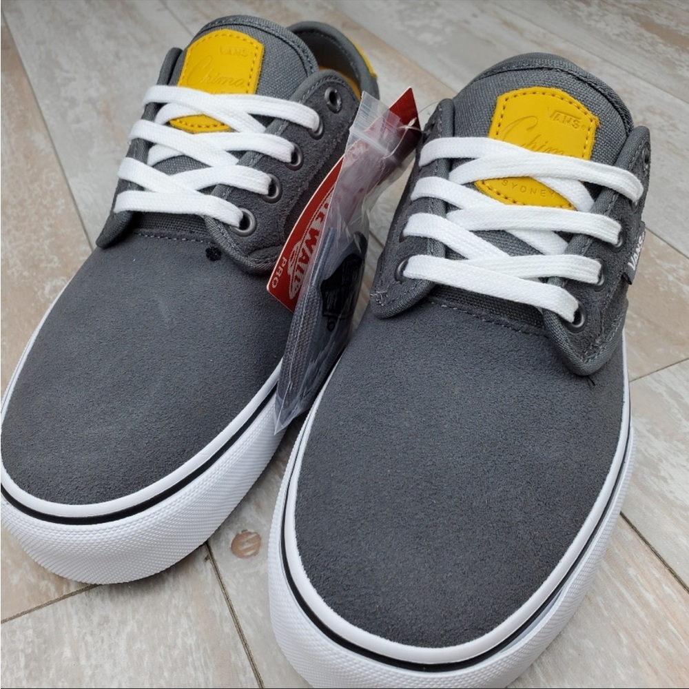 Vans - Picture 6 of 8